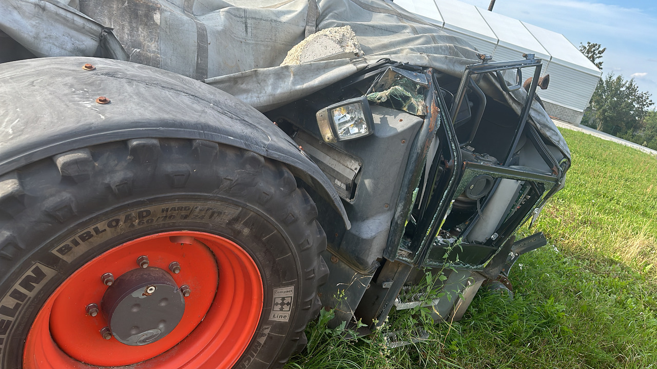 Claas Scorpion 732 części zwolnica zwrotnica Piasta koła most silnik skrzynia kabina inne - مفصل التوجيه - الآلات الزراعية: صورة 3 Claas Scorpion 732 części zwolnica zwrotnica Piasta koła most silnik skrzynia kabina inne - مفصل التوجيه - الآلات الزراعية: صورة 3