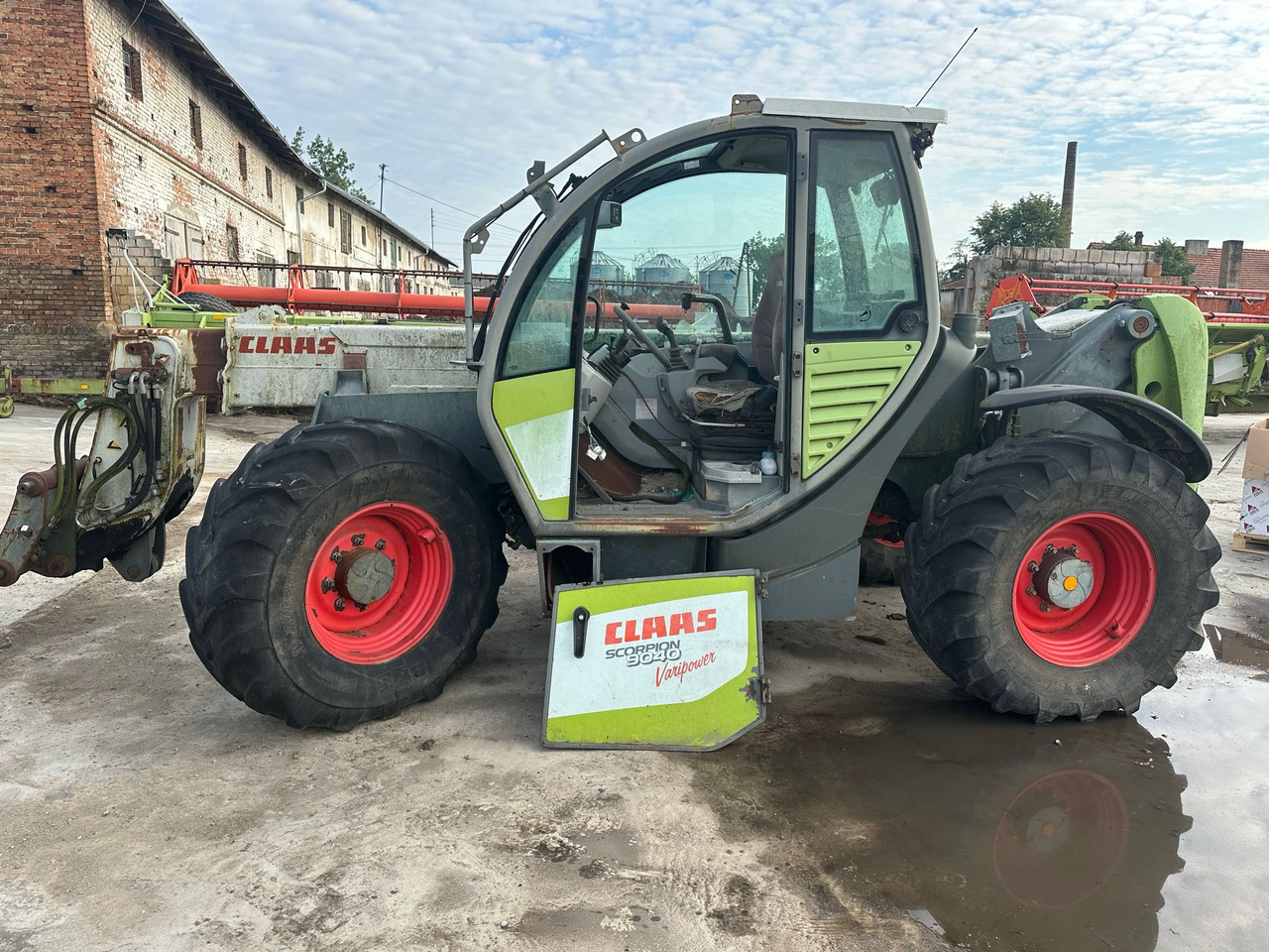Claas Scorpion 9040 Variopower - balasty obciążniki - الوزن المعاكس - الآلات الزراعية: صورة 1 Claas Scorpion 9040 Variopower - balasty obciążniki - الوزن المعاكس - الآلات الزراعية: صورة 1