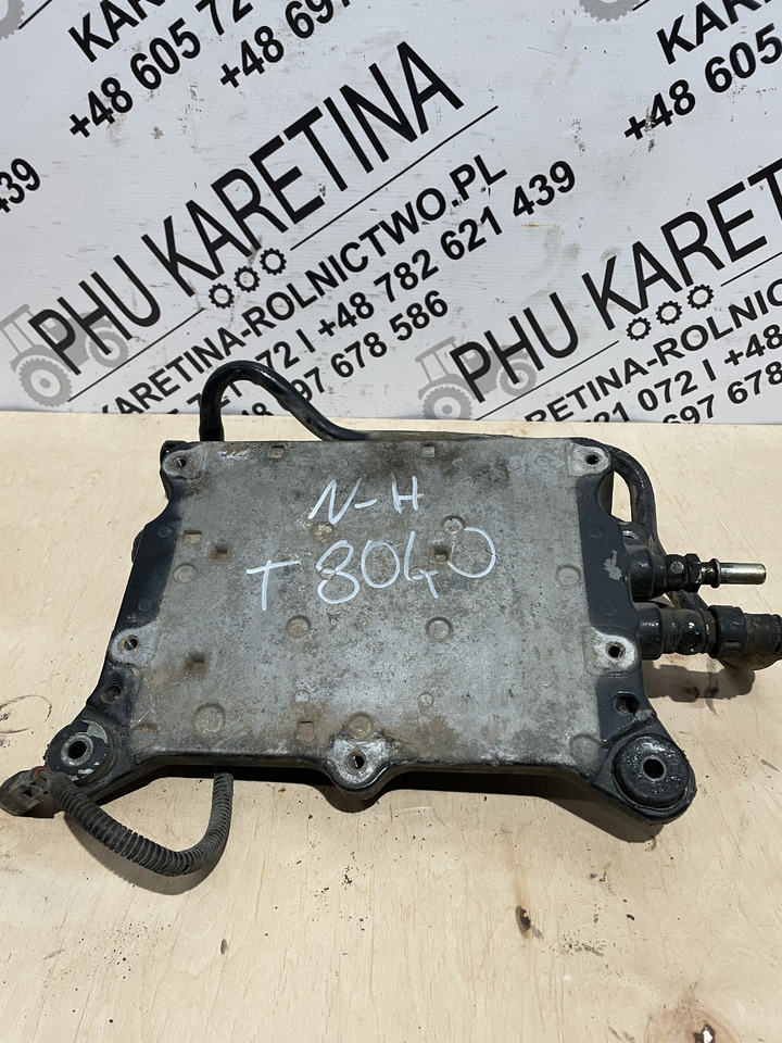 Cummins New Holland 8040 - Podstawa chłodzenie komputera ECM + pompa paliwa 3970204 - المحرك و قطع الغيار - الآلات الزراعية: صورة 2 Cummins New Holland 8040 - Podstawa chłodzenie komputera ECM + pompa paliwa 3970204 - المحرك و قطع الغيار - الآلات الزراعية: صورة 2