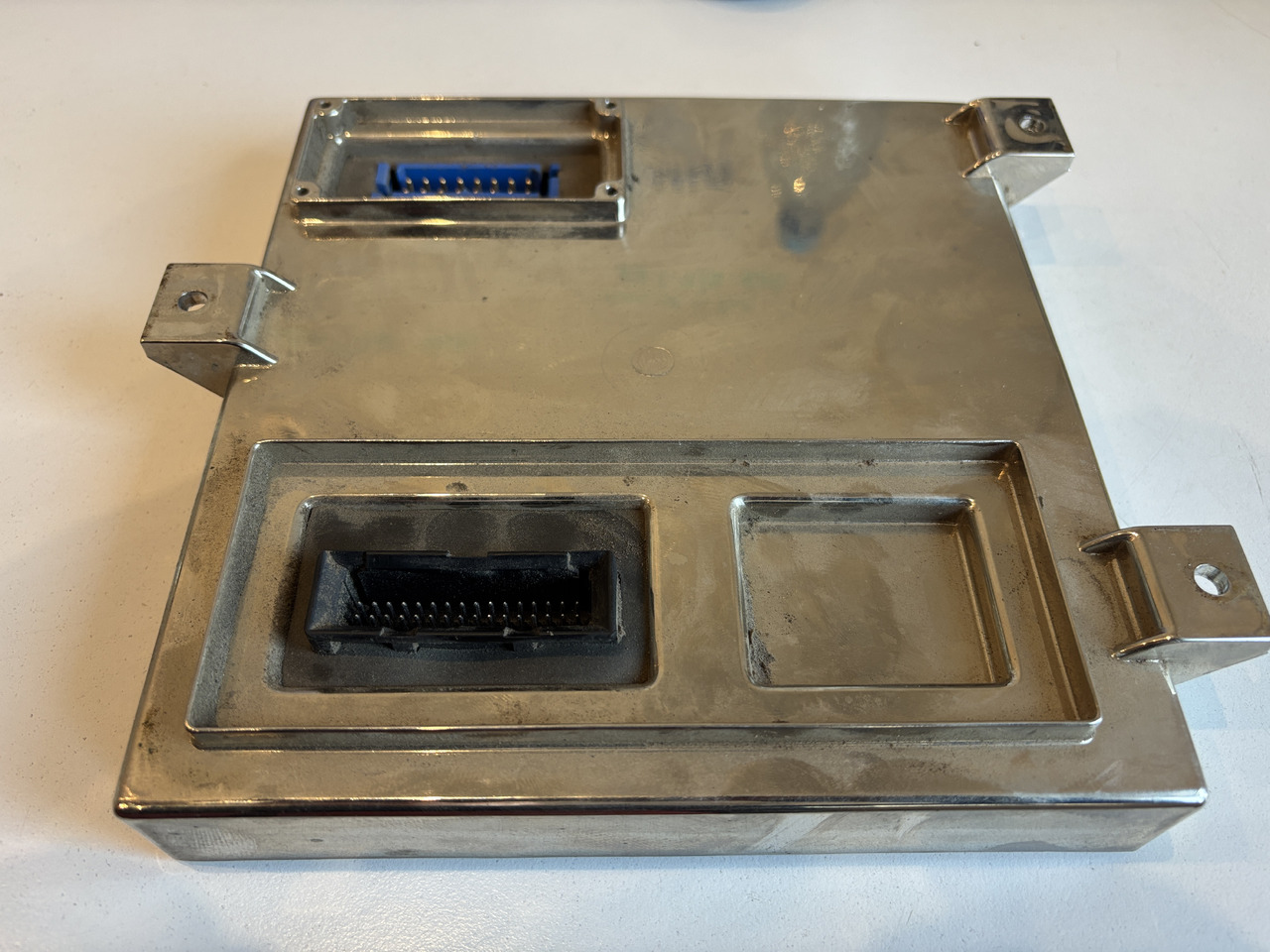 Fiat New Holland G170 G190 G210 G240 - sterownik silnika ECU 86512103 86013117 86025963 - وحدة تحكم الكتروني - الآلات الزراعية: صورة 4 Fiat New Holland G170 G190 G210 G240 - sterownik silnika ECU 86512103 86013117 86025963 - وحدة تحكم الكتروني - الآلات الزراعية: صورة 4