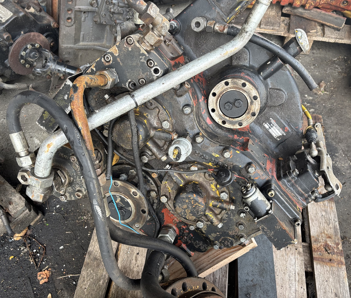 HANOMAG 422 Skrzynia Biegów do ładowarki kołowej HANOMAG 55 D - صندوق التروس - الآلات الزراعية: صورة 1 HANOMAG 422 Skrzynia Biegów do ładowarki kołowej HANOMAG 55 D - صندوق التروس - الآلات الزراعية: صورة 1