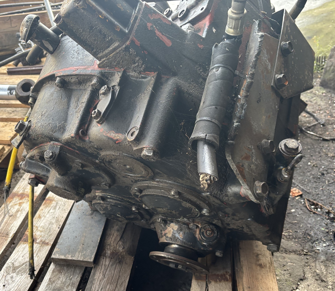 HANOMAG 422 Skrzynia Biegów do ładowarki kołowej HANOMAG 55 D - صندوق التروس - الآلات الزراعية: صورة 4 HANOMAG 422 Skrzynia Biegów do ładowarki kołowej HANOMAG 55 D - صندوق التروس - الآلات الزراعية: صورة 4