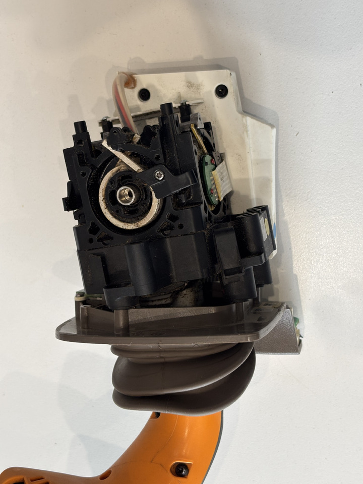 John Deere 6120 6230 6xxx Dżojstik Joystick Sterownik Skrzyni Biegów AL228099 - النظام الكهربائي - الآلات الزراعية: صورة 5 John Deere 6120 6230 6xxx Dżojstik Joystick Sterownik Skrzyni Biegów AL228099 - النظام الكهربائي - الآلات الزراعية: صورة 5