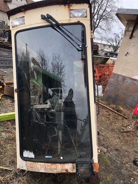 Kabina - كابينة - الآلات الزراعية: صورة 1 Kabina - كابينة - الآلات الزراعية: صورة 1