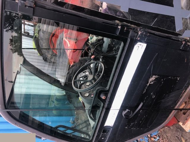 Manitou - Kabina - كابينة - الآلات الزراعية: صورة 1 Manitou - Kabina - كابينة - الآلات الزراعية: صورة 1