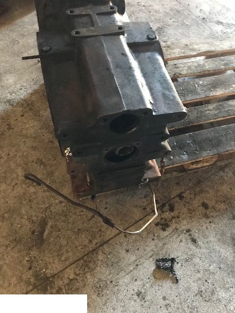 نقل الحركة - جرار Massey Ferguson 6475 - Obudowa WOM: صورة 7