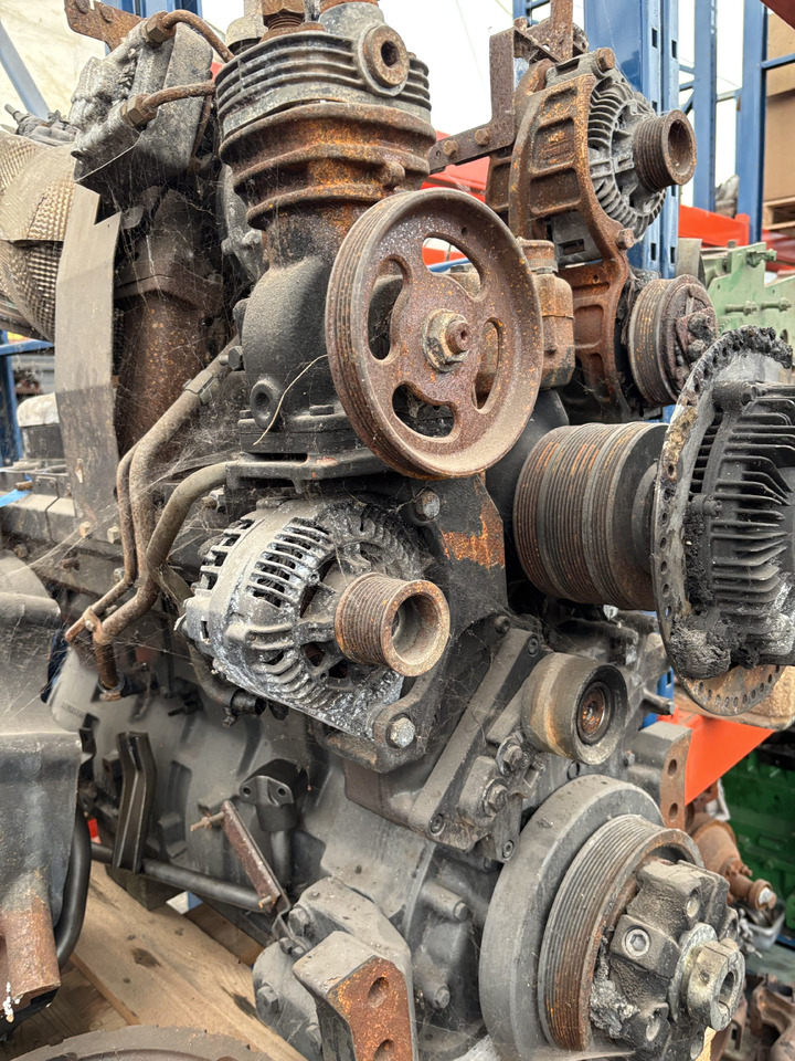 Massey Ferguson 7618 Silnik CZĘŚCI 453084168 - المحرك و قطع الغيار - الآلات الزراعية: صورة 2 Massey Ferguson 7618 Silnik CZĘŚCI 453084168 - المحرك و قطع الغيار - الآلات الزراعية: صورة 2