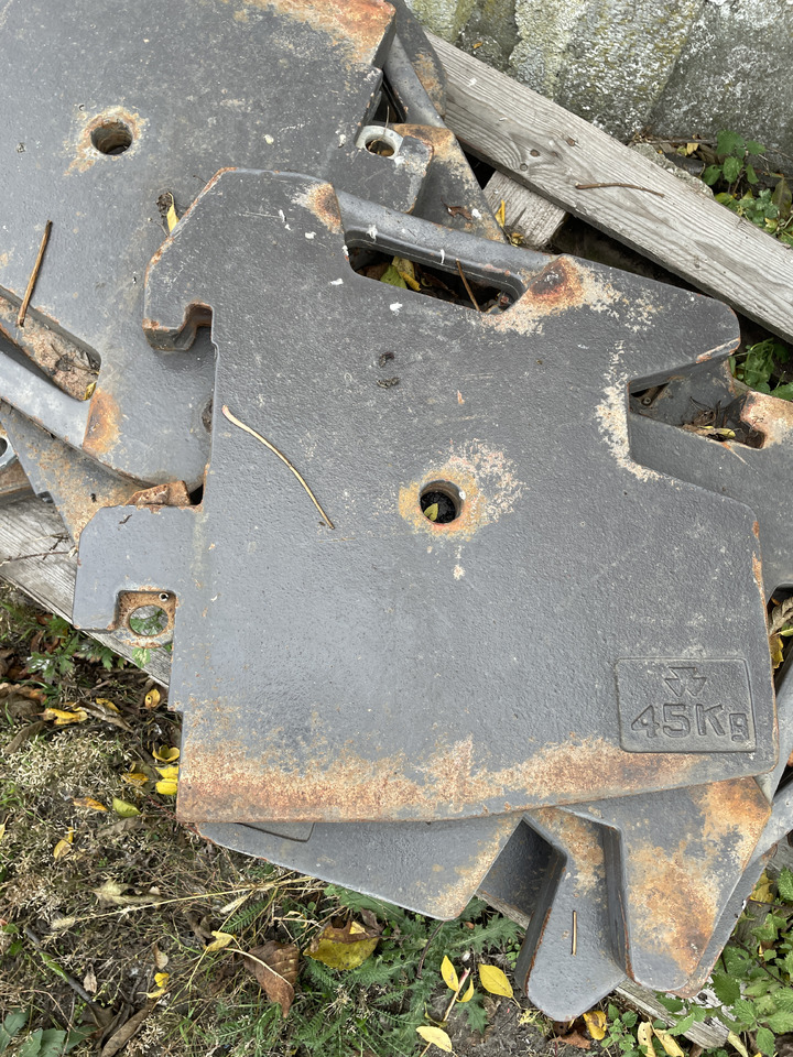 Massey Fergusson - obciążniki 45kg - الوزن المعاكس: صورة 1 Massey Fergusson - obciążniki 45kg - الوزن المعاكس: صورة 1