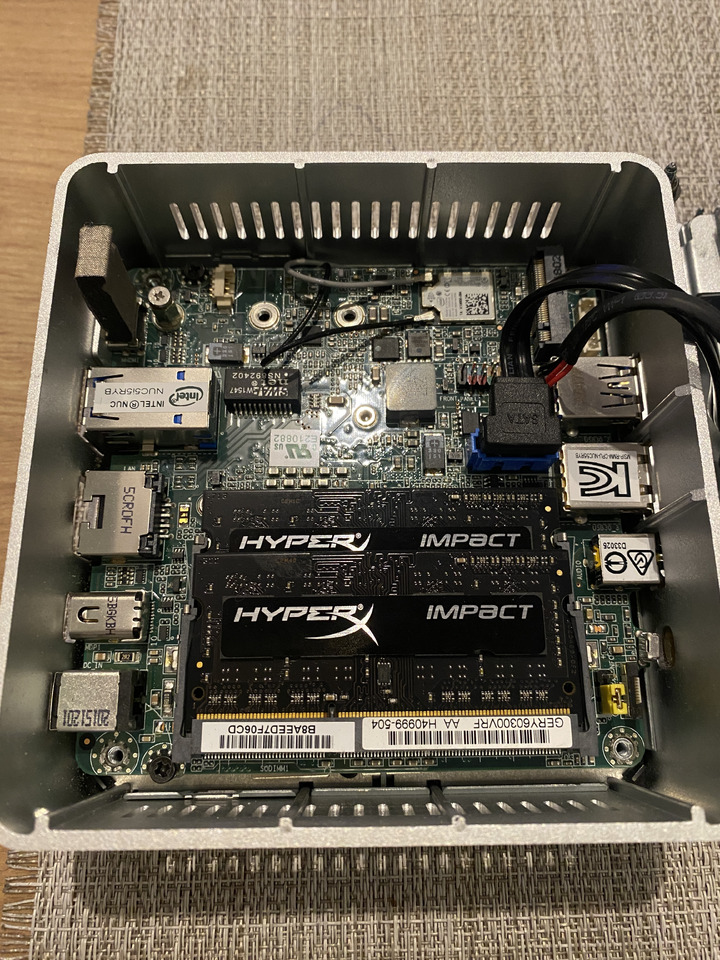 Mikrokomputer Mini PC Intel NUC5i5RYH - الأدوات والمعدات: صورة 3 Mikrokomputer Mini PC Intel NUC5i5RYH - الأدوات والمعدات: صورة 3