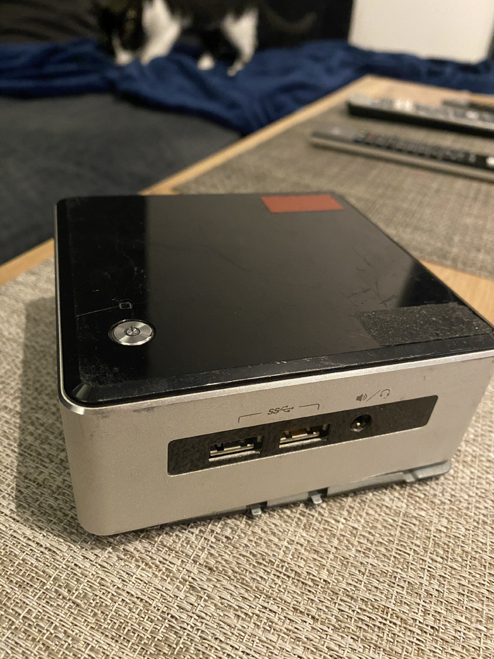 Mikrokomputer Mini PC Intel NUC5i5RYH - الأدوات والمعدات: صورة 1 Mikrokomputer Mini PC Intel NUC5i5RYH - الأدوات والمعدات: صورة 1