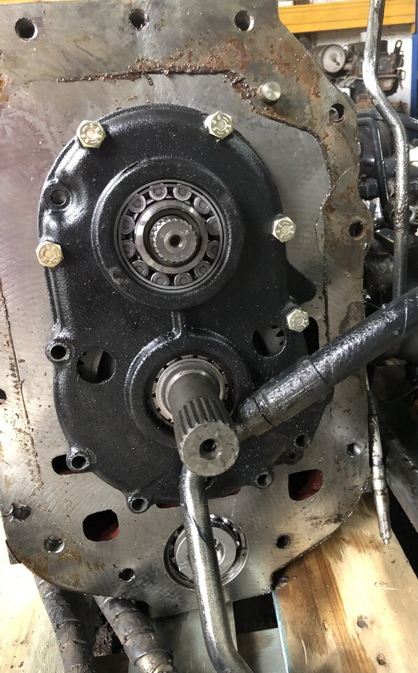 New Holland 6010-skrzynia biegów/New Holland/Case - صندوق التروس - الآلات الزراعية: صورة 1 New Holland 6010-skrzynia biegów/New Holland/Case - صندوق التروس - الآلات الزراعية: صورة 1