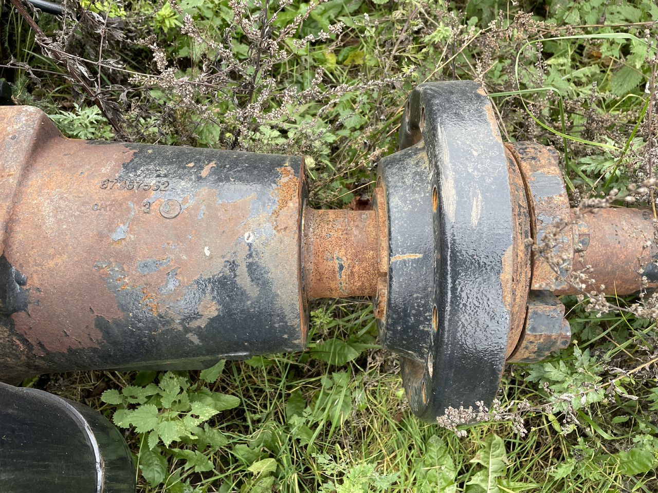 New Holland T8040 Case Magnum 310 - części - obudowa osi 87367552 - المحور و قطع الغيار - جرار: صورة 2 New Holland T8040 Case Magnum 310 - części - obudowa osi 87367552 - المحور و قطع الغيار - جرار: صورة 2