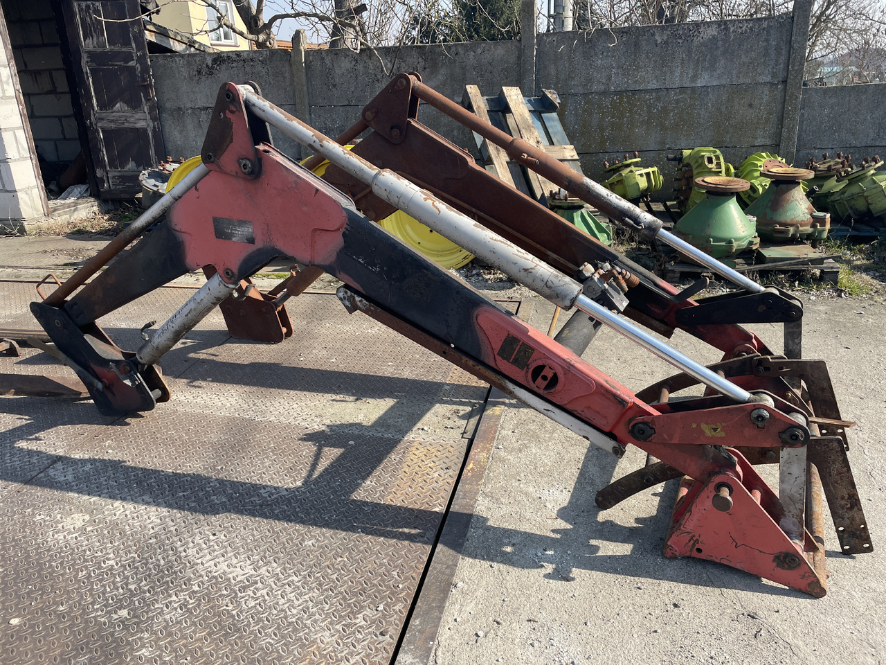 Zetor TL - TUR ładowacz czołowy + mocowania - رافعة أمامية للجرار: صورة 1 Zetor TL - TUR ładowacz czołowy + mocowania - رافعة أمامية للجرار: صورة 1