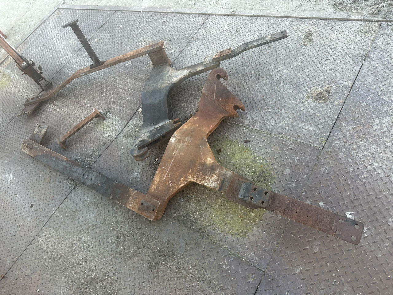 Zetor TL - TUR ładowacz czołowy + mocowania - رافعة أمامية للجرار: صورة 4 Zetor TL - TUR ładowacz czołowy + mocowania - رافعة أمامية للجرار: صورة 4