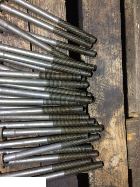 Śruba śruby głowicy Man d20 , man tga - رأس المحرك - شاحنة: صورة 1 Śruba śruby głowicy Man d20 , man tga - رأس المحرك - شاحنة: صورة 1