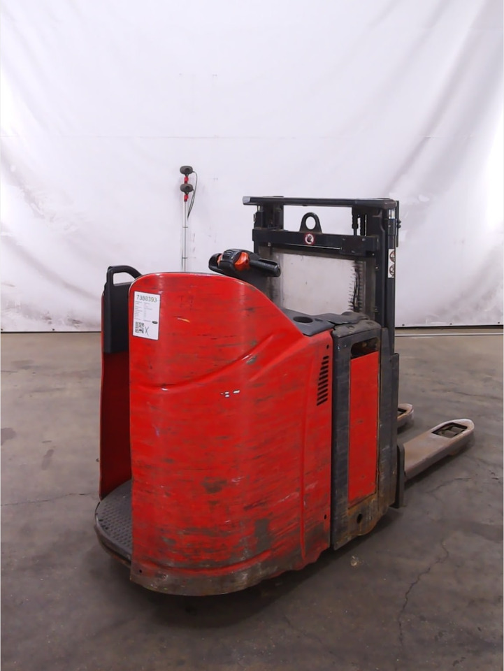 Linde D12P - آلة التكديس: صورة 3 Linde D12P - آلة التكديس: صورة 3
