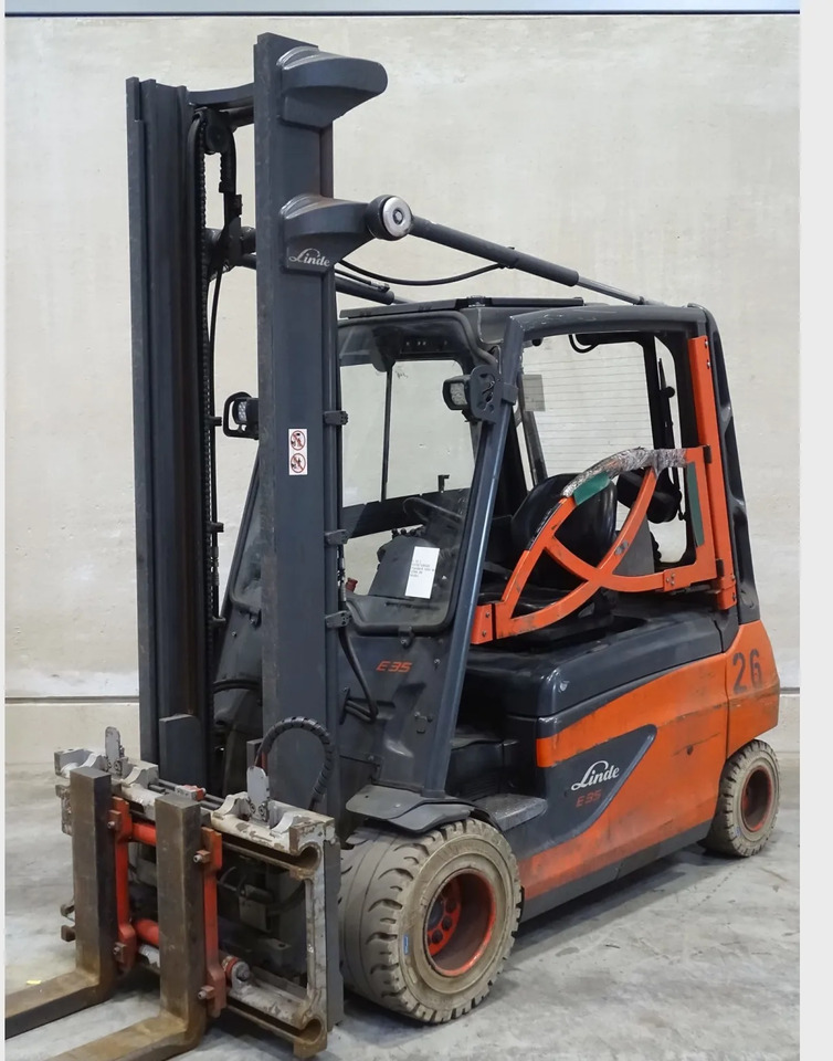 Linde E35L - رافعة شوكية كهربائية: صورة 1 Linde E35L - رافعة شوكية كهربائية: صورة 1