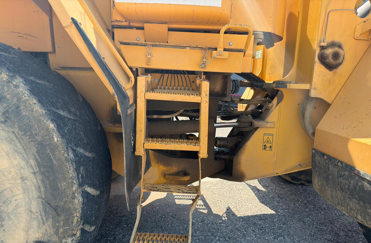 اللودر بعجل Pala gommata Volvo L 220: صورة 6