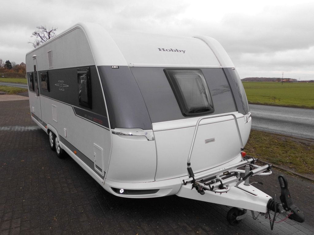 Hobby DE LUXE EDITION 650 KMFe Vorzelt, City, 2200kg - كرفان سحب: صورة 1 Hobby DE LUXE EDITION 650 KMFe Vorzelt, City, 2200kg - كرفان سحب: صورة 1