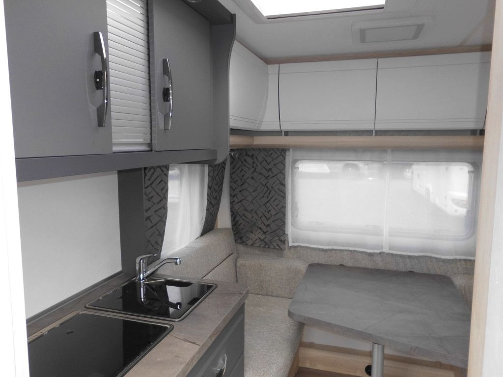 Hobby De Luxe 400 SFe 1500kg., Fahrradträger - كرفان سحب: صورة 4 Hobby De Luxe 400 SFe 1500kg., Fahrradträger - كرفان سحب: صورة 4