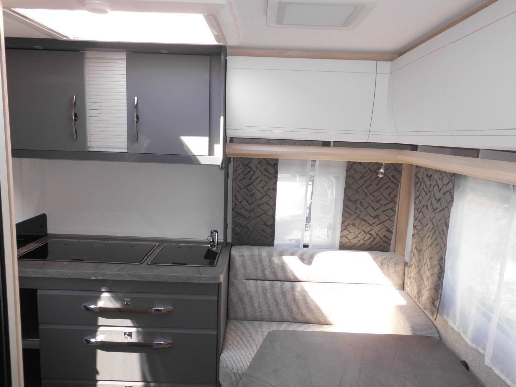 جديدة كرفان سحب Hobby De Luxe 400 SFe 2025 1500kg. Hobby De Luxe 400 SFe Lagerabverkauf!: صورة 9