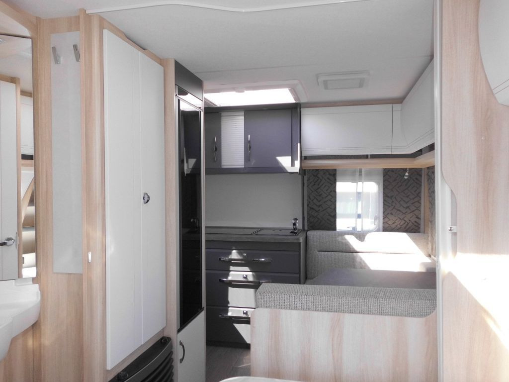 جديدة كرفان سحب Hobby De Luxe 400 SFe 2025 1500kg. Hobby De Luxe 400 SFe Lagerabverkauf!: صورة 13