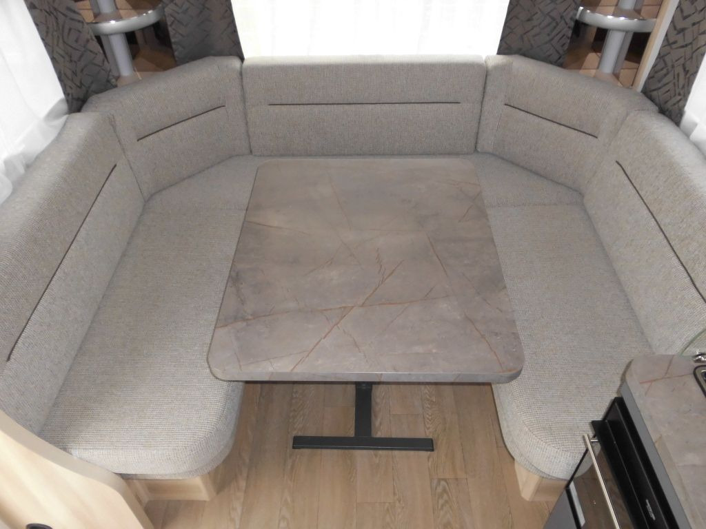 كرفان سحب Hobby De Luxe 515 UHL 2000kg. Backofen, Dunsthaube +: صورة 7