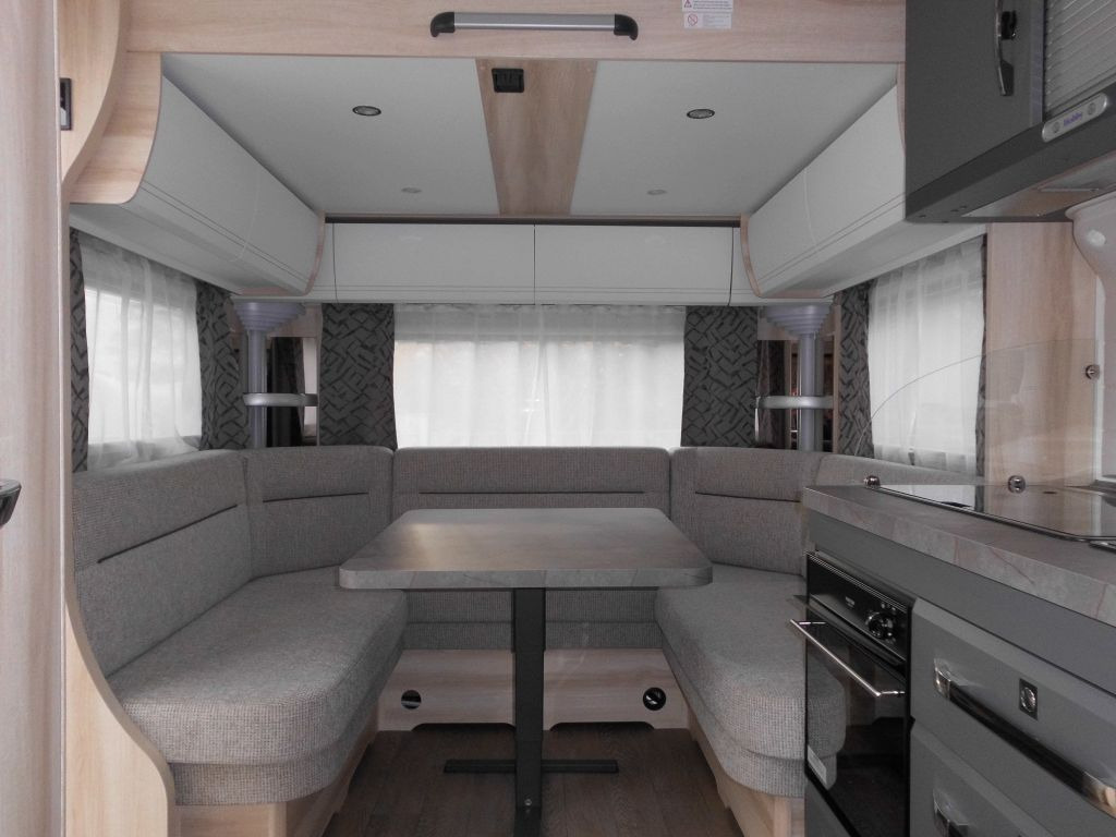 كرفان سحب Hobby De Luxe 515 UHL 2000kg. Backofen, Dunsthaube +: صورة 6