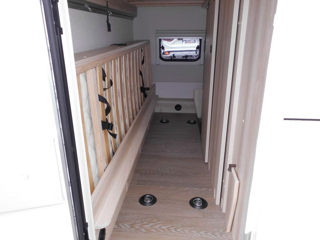 Hobby De Luxe 540 KMFe 2026 GARAGE AUTARK 1800kg. - كرفان سحب: صورة 4 Hobby De Luxe 540 KMFe 2026 GARAGE AUTARK 1800kg. - كرفان سحب: صورة 4