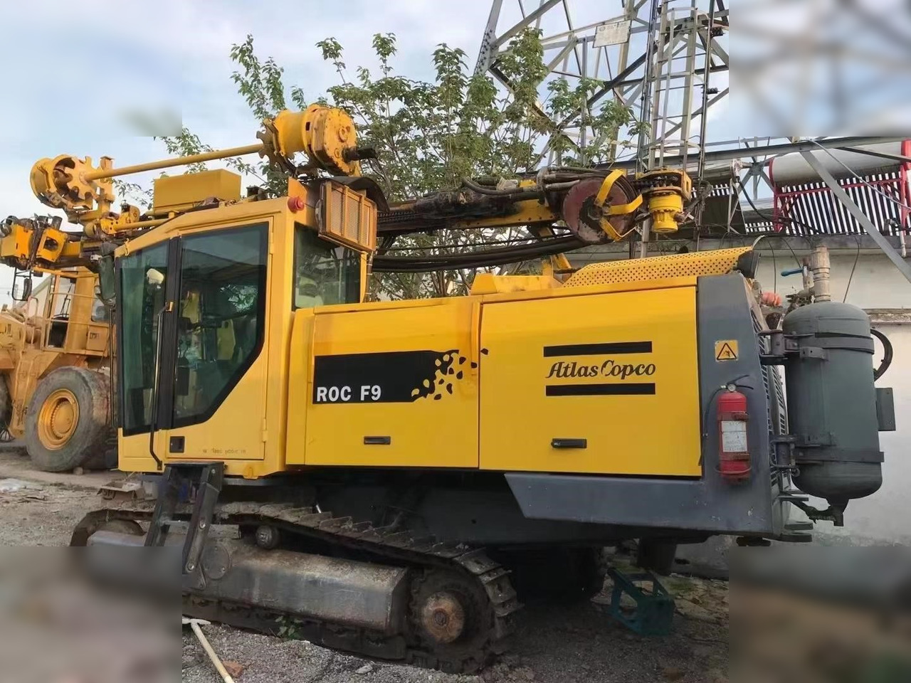 2002 ATLAS COPCO ROC F9CR - برج الحفر: صورة 1 2002 ATLAS COPCO ROC F9CR - برج الحفر: صورة 1