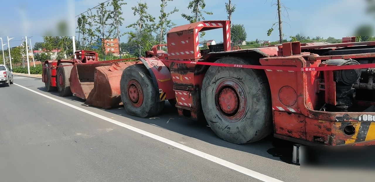2007 SANDVIK TORO 400 - اللودر بعجل: صورة 1 2007 SANDVIK TORO 400 - اللودر بعجل: صورة 1
