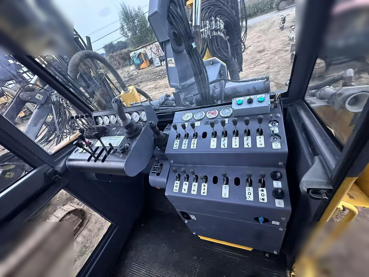 2008 ATLAS COPCO BOLTEC LC - آلة حفر موجهة: صورة 4 2008 ATLAS COPCO BOLTEC LC - آلة حفر موجهة: صورة 4