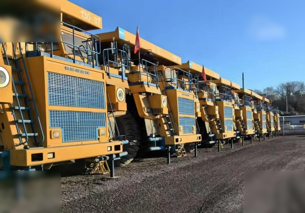 2009 BELAZ 75302 - شاحنة قلاب صلبة: صورة 1 2009 BELAZ 75302 - شاحنة قلاب صلبة: صورة 1