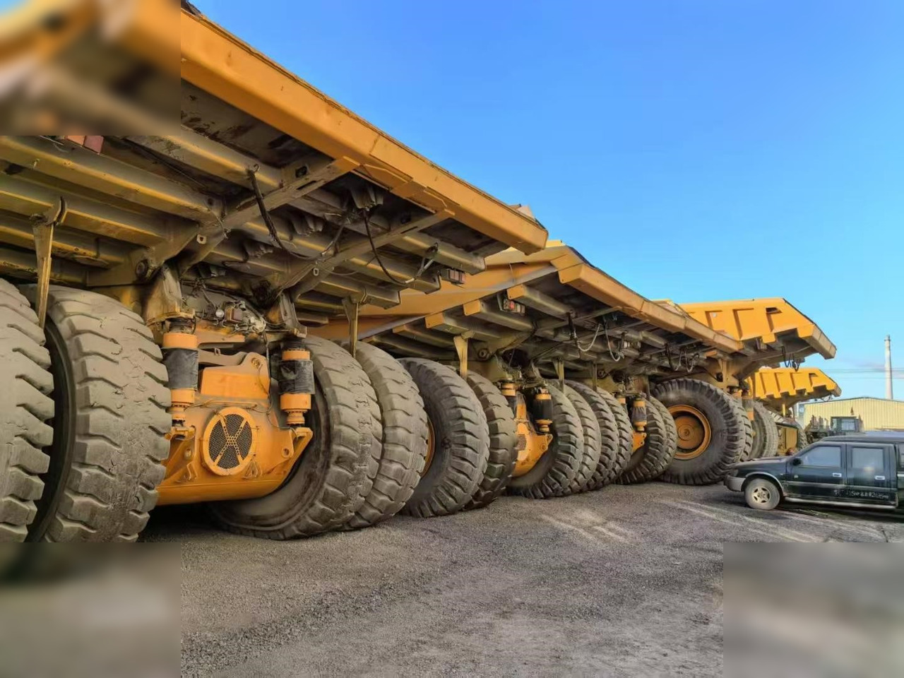 2009 BELAZ 75302 - شاحنة قلاب صلبة: صورة 3 2009 BELAZ 75302 - شاحنة قلاب صلبة: صورة 3