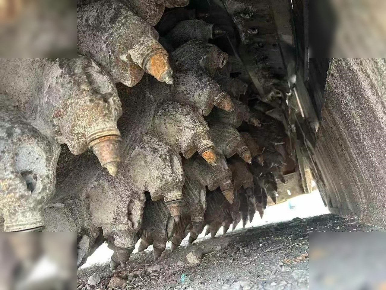 2011 WIRTGEN W2100 - قشاطة أسفلت: صورة 3 2011 WIRTGEN W2100 - قشاطة أسفلت: صورة 3