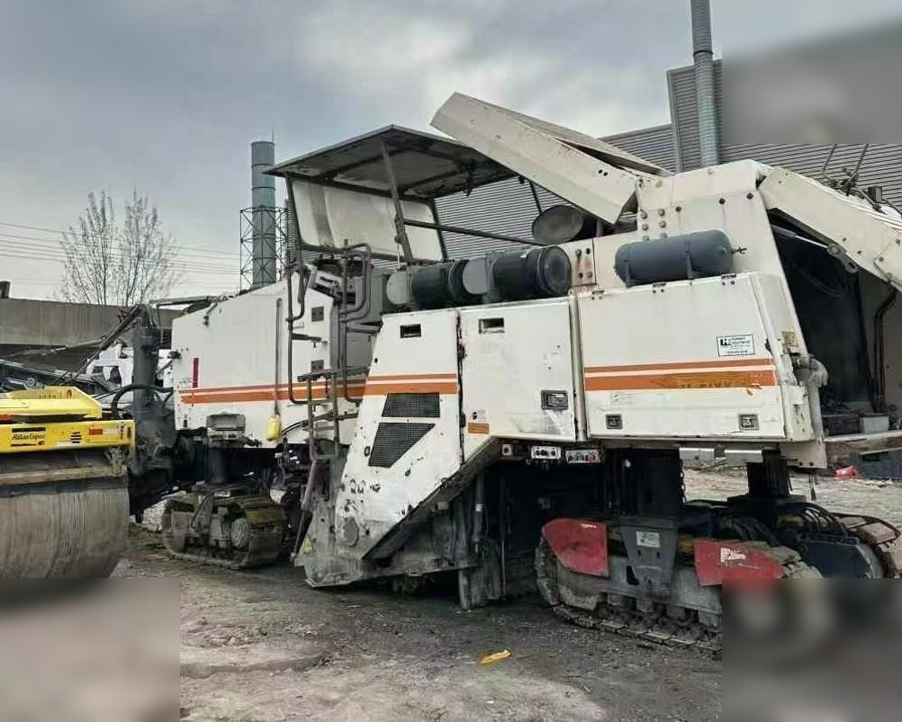 2011 WIRTGEN W2100 - قشاطة أسفلت: صورة 1 2011 WIRTGEN W2100 - قشاطة أسفلت: صورة 1