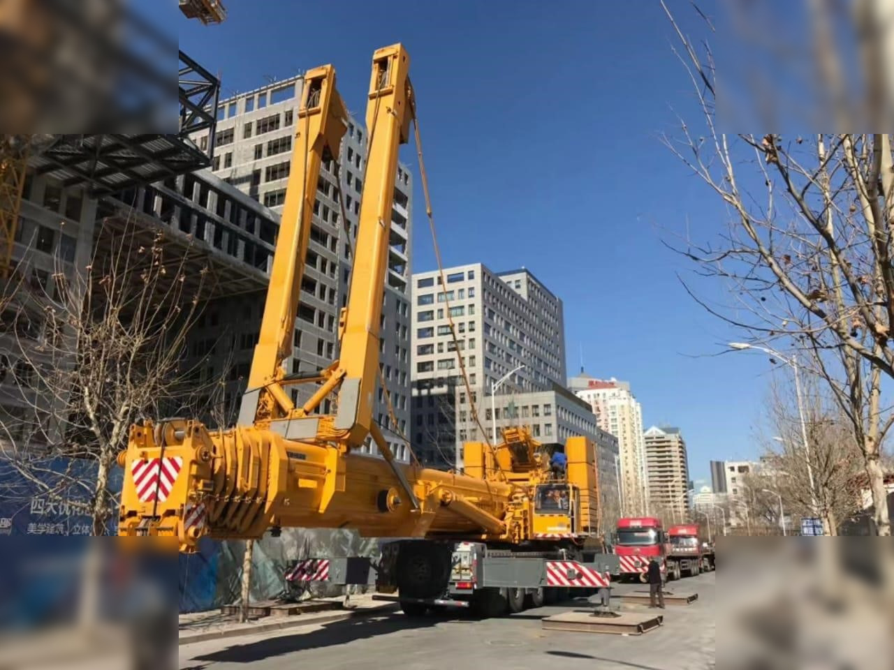 2012 LIEBHERR LTM1500-8.1 - رافعة لجميع التضاريس: صورة 1 2012 LIEBHERR LTM1500-8.1 - رافعة لجميع التضاريس: صورة 1