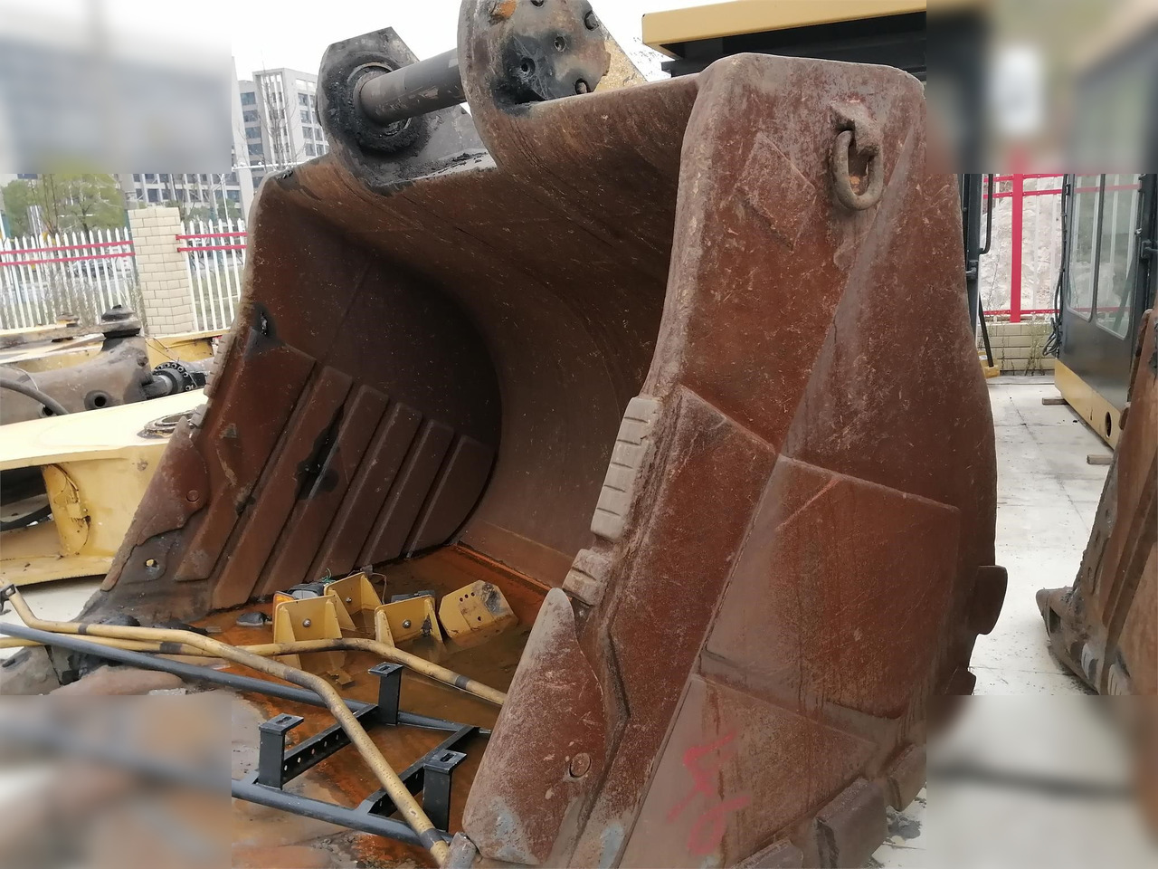 حفار زحاف 2013 CATERPILLAR 6015: صورة 6