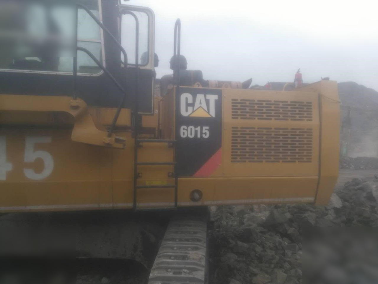 حفار زحاف 2013 CATERPILLAR 6015: صورة 13