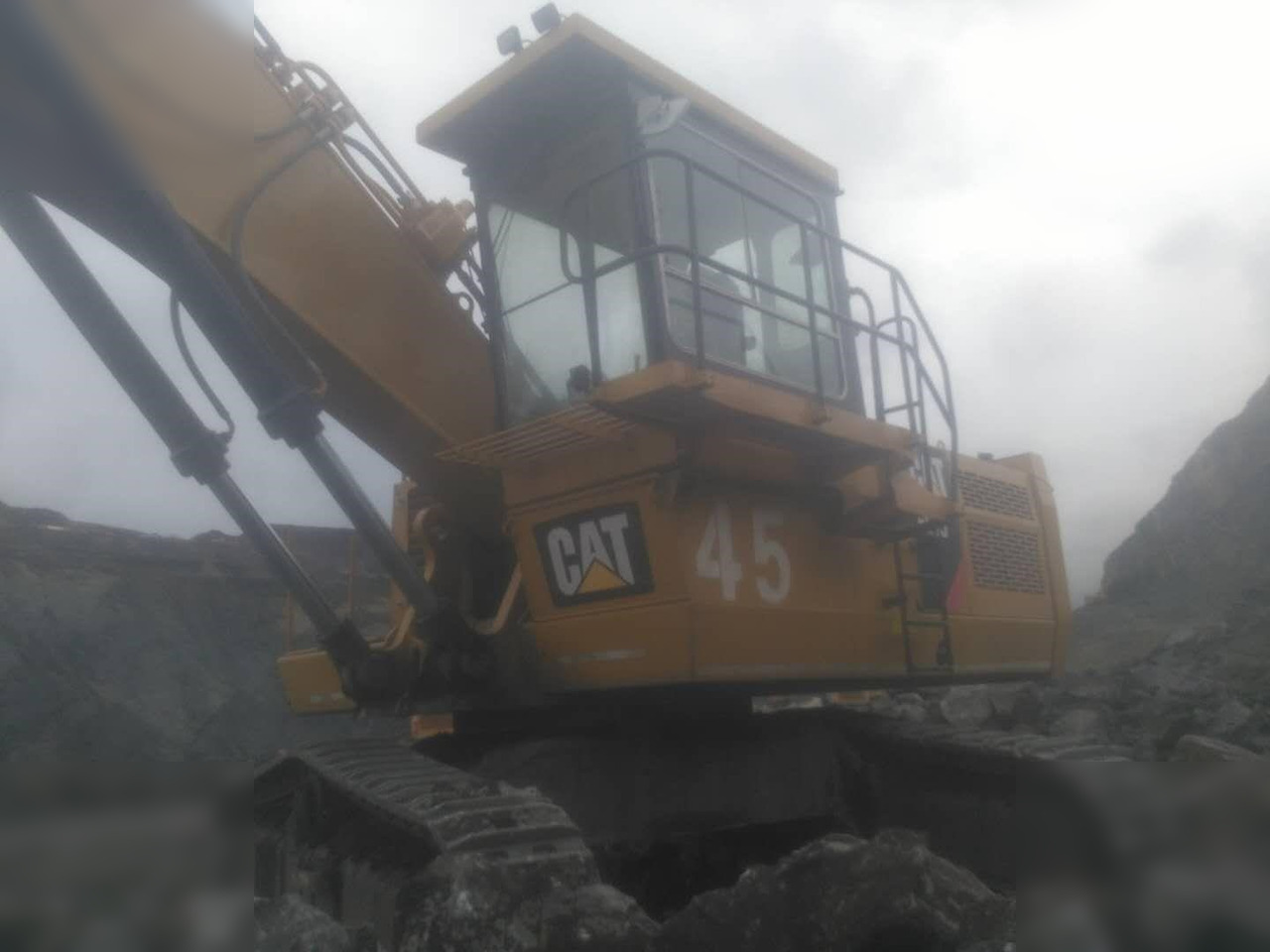 حفار زحاف 2013 CATERPILLAR 6015: صورة 16