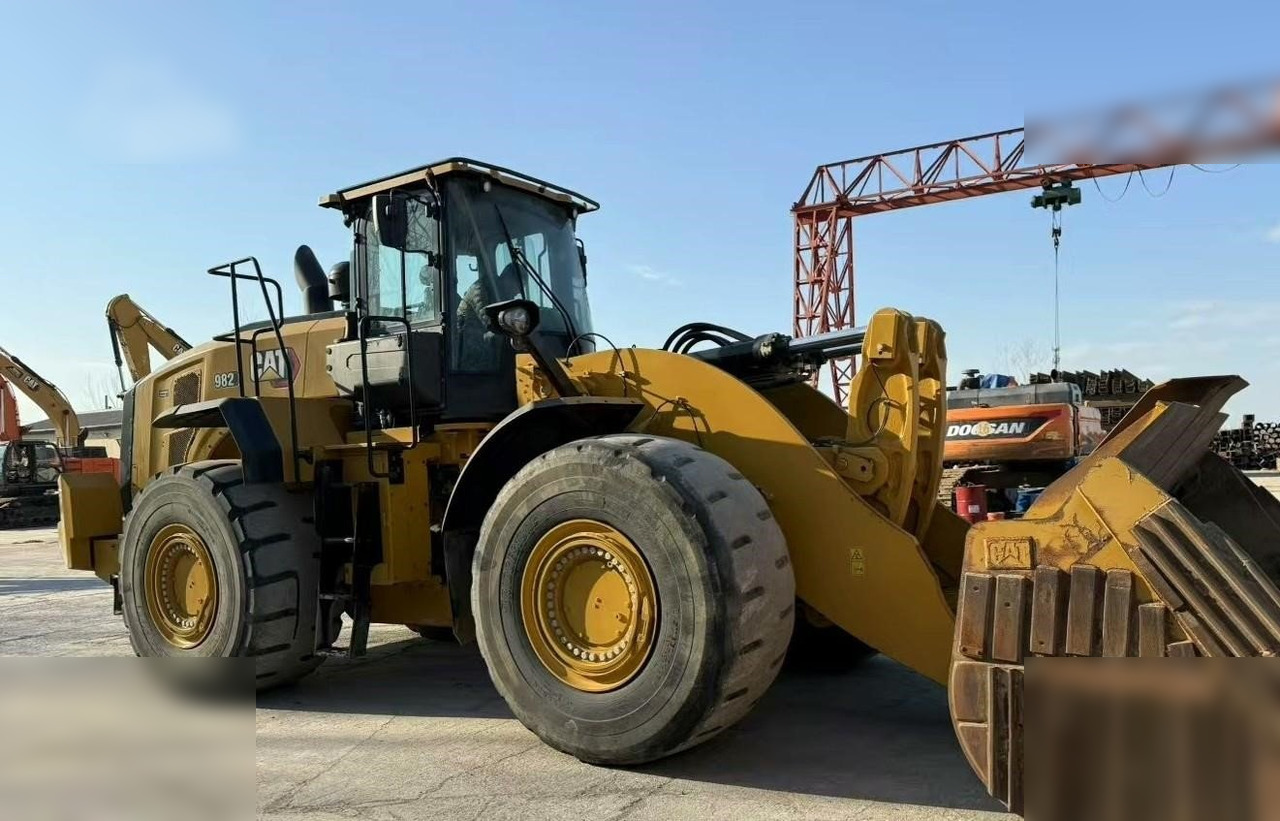 2022 CATERPILLAR 982 - اللودر بعجل: صورة 1 2022 CATERPILLAR 982 - اللودر بعجل: صورة 1