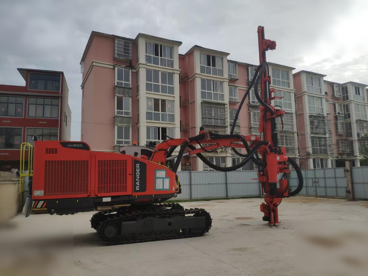 2023 SANDVIK DX800 - برج الحفر: صورة 2 2023 SANDVIK DX800 - برج الحفر: صورة 2