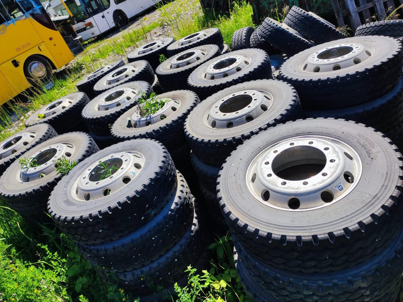 Bridgestone wheels 275/70 R22,5 on Alcoa aluminum rims - إطارات - شاحنة: صورة 1 Bridgestone wheels 275/70 R22,5 on Alcoa aluminum rims - إطارات - شاحنة: صورة 1