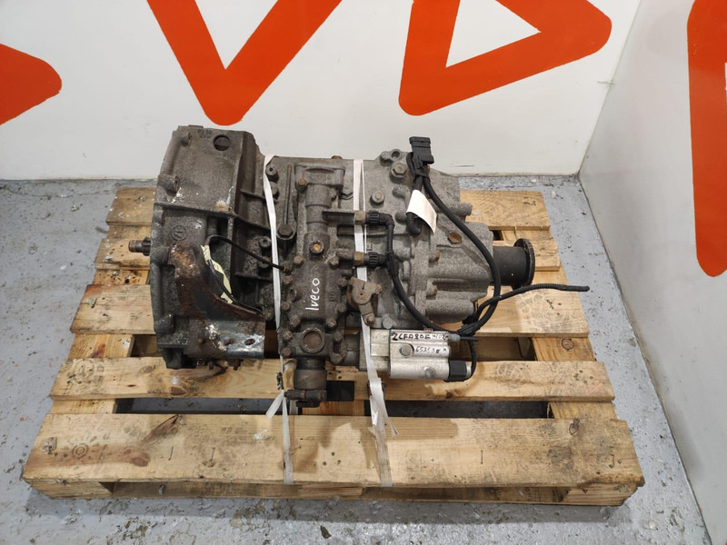 Iveco ZF 6S700TO GEARBOX - صندوق التروس - شاحنة: صورة 3 Iveco ZF 6S700TO GEARBOX - صندوق التروس - شاحنة: صورة 3