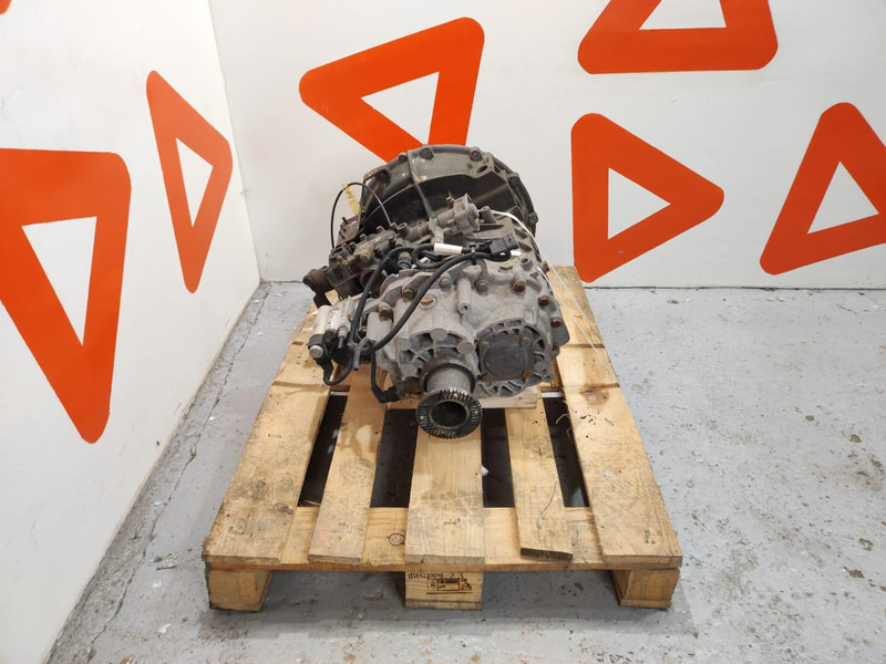 Iveco ZF 6S700TO GEARBOX - صندوق التروس - شاحنة: صورة 4 Iveco ZF 6S700TO GEARBOX - صندوق التروس - شاحنة: صورة 4