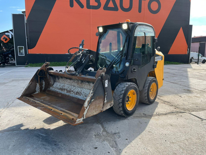 JCB 155 T4 BUCKET & BRUSH - اللودر بعجل: صورة 3 JCB 155 T4 BUCKET & BRUSH - اللودر بعجل: صورة 3
