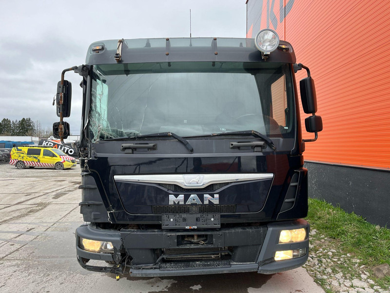 MAN TGL 8.180 4x2 CAB DAMAGE ! / Fassi F28 / PLATFORM L=4366 mm - شاحنات مسطحة, شاحنة كرين: صورة 3 MAN TGL 8.180 4x2 CAB DAMAGE ! / Fassi F28 / PLATFORM L=4366 mm - شاحنات مسطحة, شاحنة كرين: صورة 3