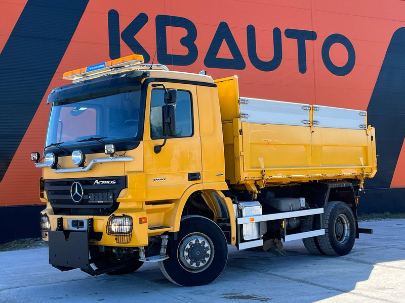 Mercedes-Benz Actros 1841 4x4 SNOW PLOW EQUIPMENT / UNDERBODY SCRAPER / BOX L=4495 mm - شاحنة قلاب: صورة 1 Mercedes-Benz Actros 1841 4x4 SNOW PLOW EQUIPMENT / UNDERBODY SCRAPER / BOX L=4495 mm - شاحنة قلاب: صورة 1