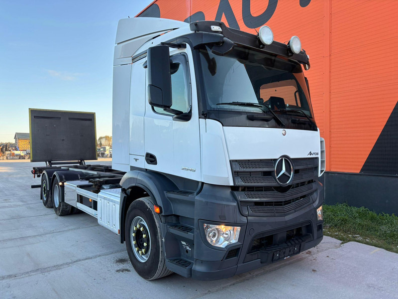 Mercedes-Benz Antos 2545 6x2 RETARDER / CHASSIS L=7812 mm - شاحنات الحاويات / جسم علوي قابل للتغيير شاحنة: صورة 4 Mercedes-Benz Antos 2545 6x2 RETARDER / CHASSIS L=7812 mm - شاحنات الحاويات / جسم علوي قابل للتغيير شاحنة: صورة 4