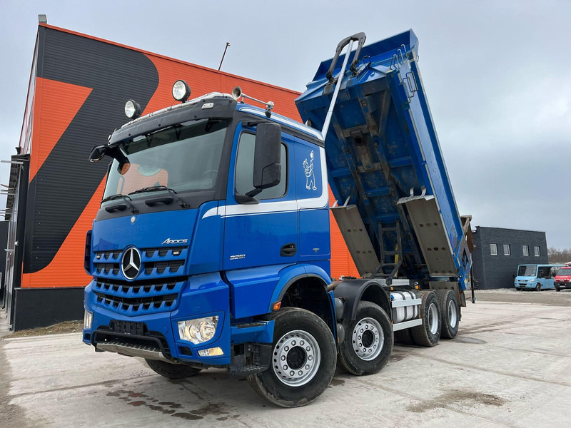 Mercedes-Benz Arocs 3251 8x4 RETARDER / FULL STEEL / BOX L=5605 mm - شاحنة قلاب: صورة 2 Mercedes-Benz Arocs 3251 8x4 RETARDER / FULL STEEL / BOX L=5605 mm - شاحنة قلاب: صورة 2